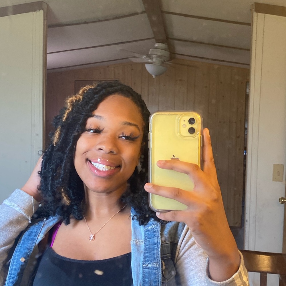 Meet your Posher, Chrystal